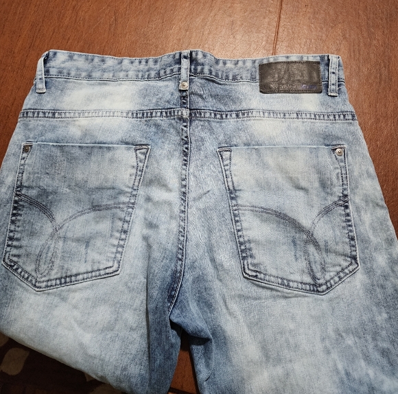 Calvin Klein Men's Light Blue Distressed Skinny Jeans - Picture 11 of 12